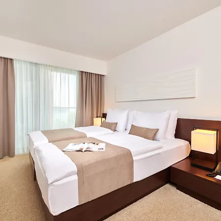Parentium Plava Laguna 4* פורץ