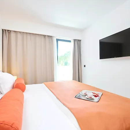 Parentium Plava Laguna 4* פורץ