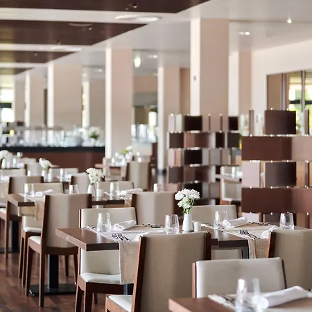 Parentium Plava Laguna מלון 4*