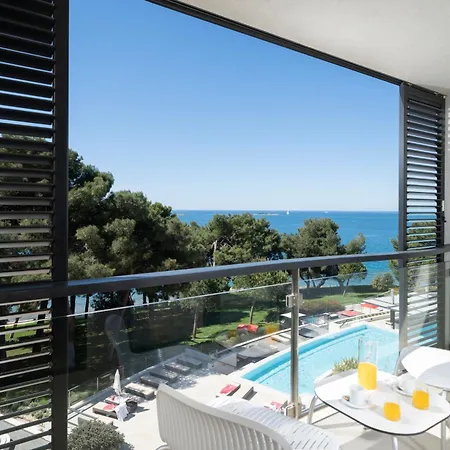 מלון Parentium Plava Laguna 4*