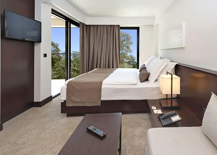 Parentium Plava Laguna 4* פורץ