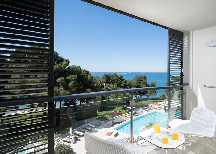 Ξενοδοχείο Parentium Plava Laguna 4*